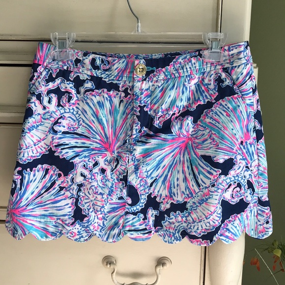 Lilly Pulitzer Pants - Lilly Pulitzer Colette skort. Shells Bells. size 0
